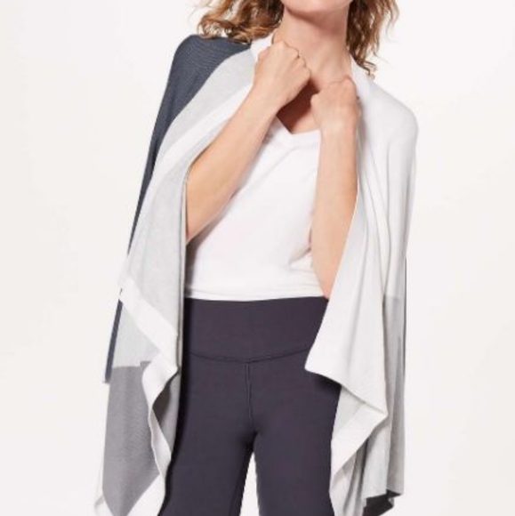 Lululemon Hatha Sweater Wrap - Picture 3 of 6